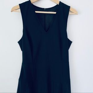 Theory V Neck Sleeveless Dress